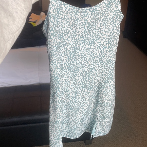 Beginning Boutique Isabella Dress Blue Floral Sundress - Picture 3 of 4